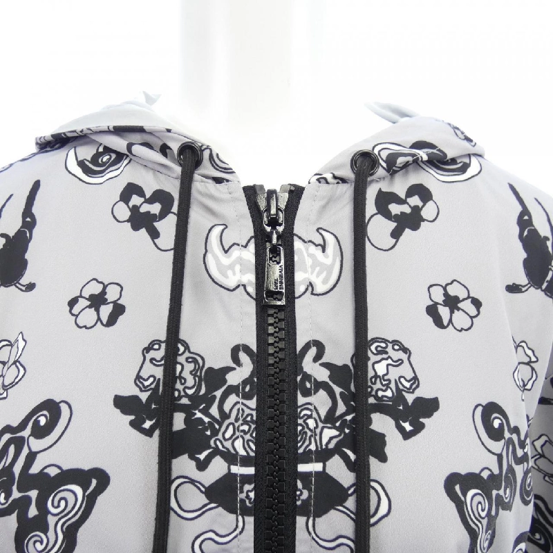 Áo khoác VIVIENNE TAM - Hàng hiệu Authentic 824511