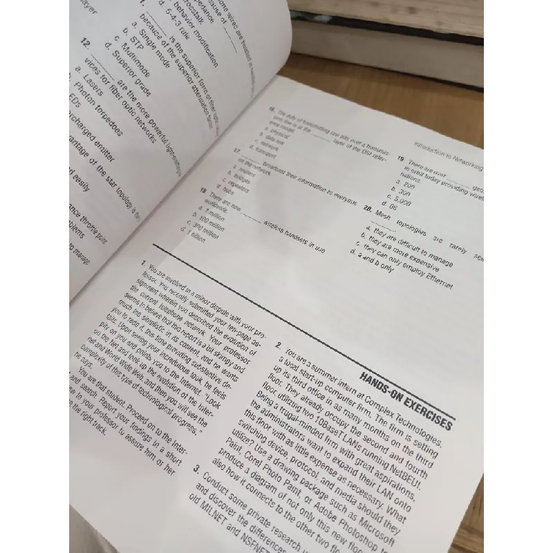 An introduction to Wireless Technology - Rogers and Edwards 605902