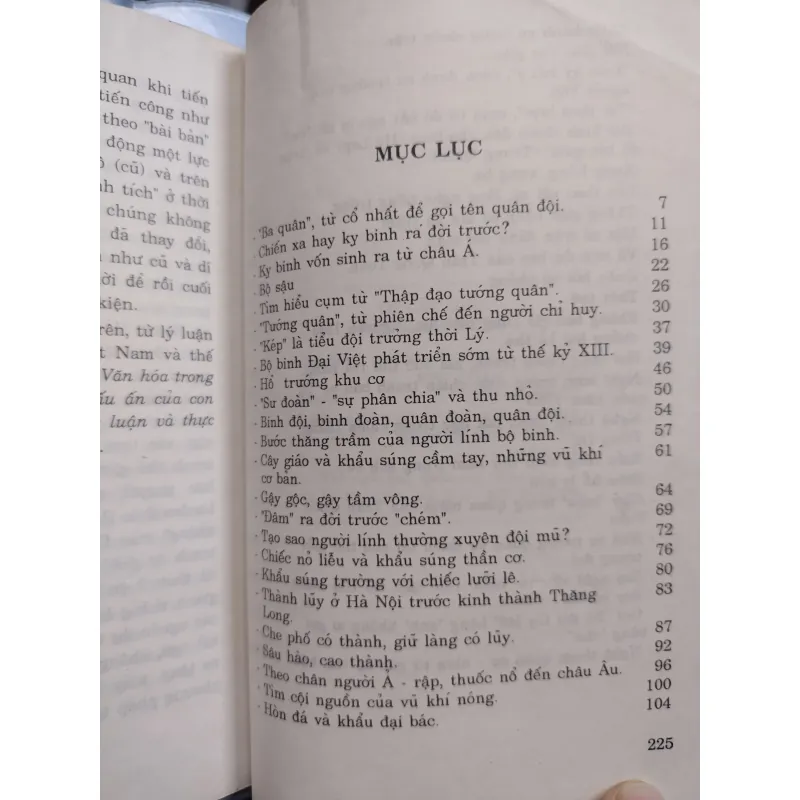 Sách: Từ cây giáo đến khẩu súng - TG: Dương Xuân Đống (A2) 749548