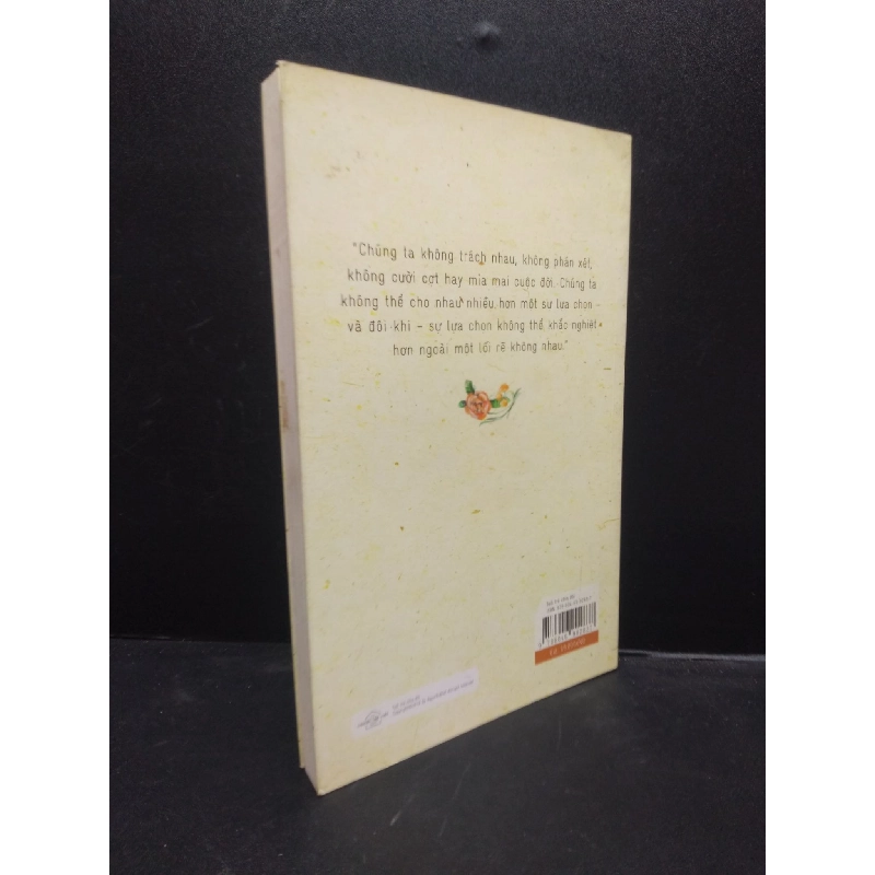 Tuổi trẻ chia đôi năm 2016 mới 80% bẩn ố nhẹ HCM2902 văn học 913394