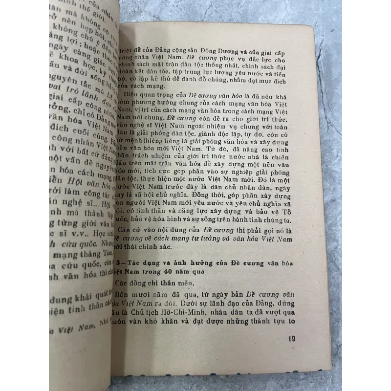 BỐN MƯƠI NĂM ĐỀ CƯƠNG VĂN HOÁ VIỆT NAM 798818