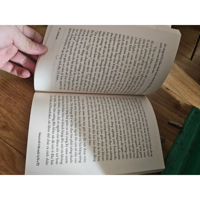 Sống và viết ở đảo quốc Sư Tử (có chữ ký tác giả)
 756915