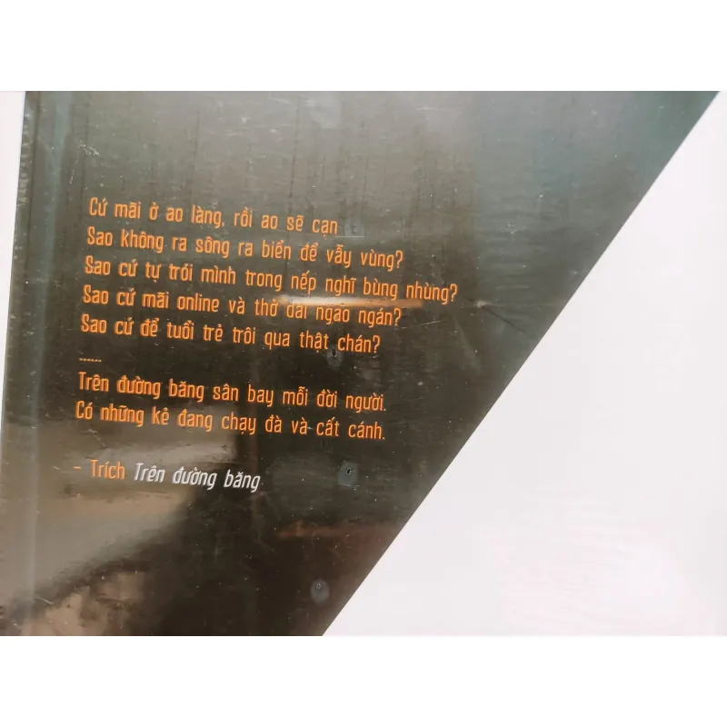 Trên Đường Băng  754086