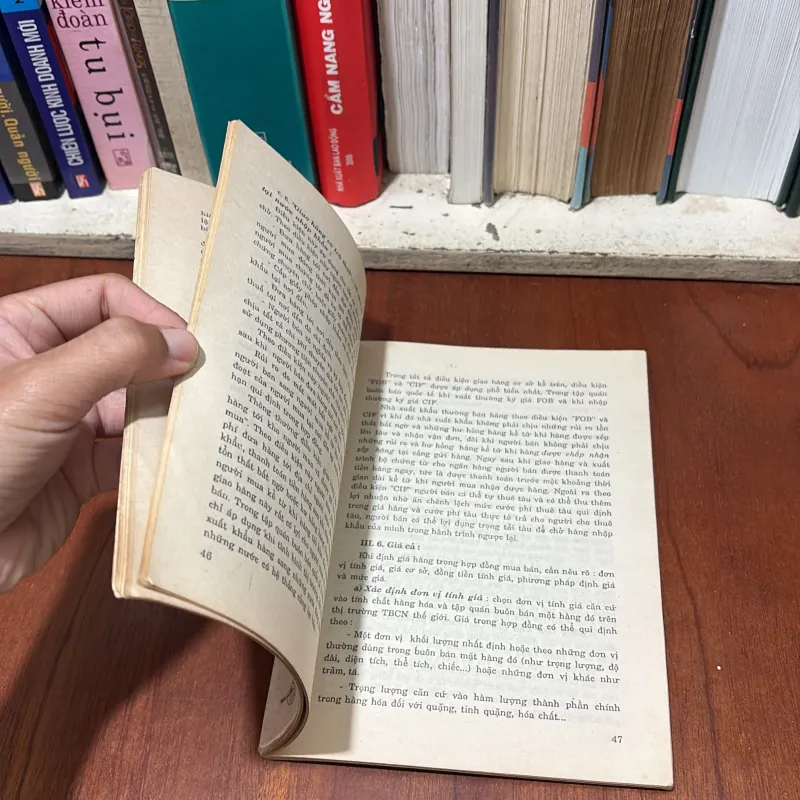 II Sách Kinh Tế: Hoạt Động Thương Mại Và Hợp Đồng Mua Bán Quốc Tế - 1990 764288