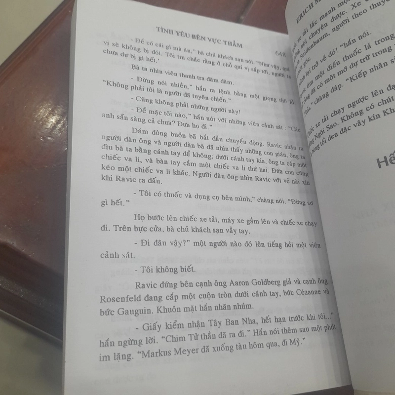 Erich Maria Remarque - TÌNH YÊU BÊN BỜ VỰC THẲM 453532