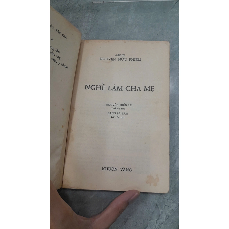 NGHỀ LÀM CHA MẸ - BS. NGUYỄN HỮU PHIẾM 443163