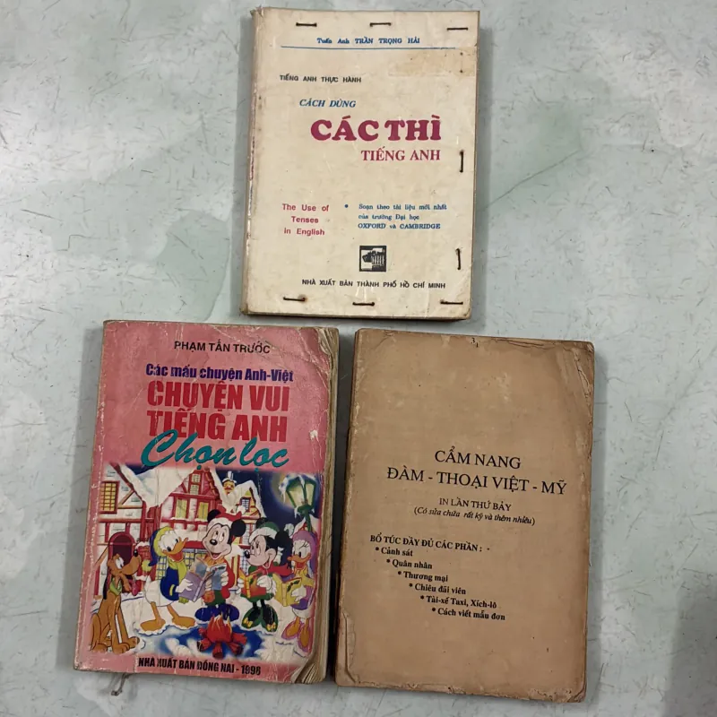 Cách dùng các thì/ cẩm nang đàm thoại Tiếng Anh (3 cuốn) 992050