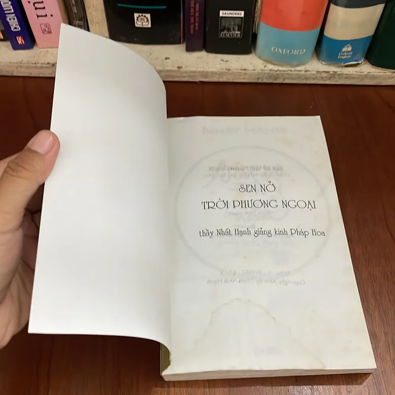 II Tựa sách: Sen Nở Trời Phương Ngoại - Nhất Hạnh - Lá Bối 558545