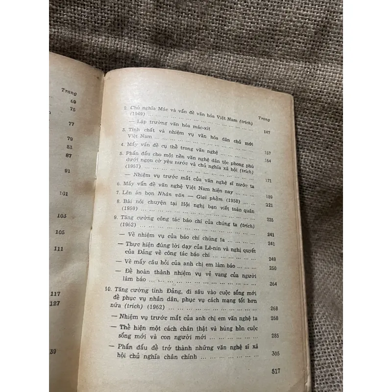 Về văn hóa văn nghệ - HO CHÍ MINH- LÊ DUẦN - TRƯỜNG CHINH - VÕ NGUYÊN GIÁP - NGUYỄN C 725047