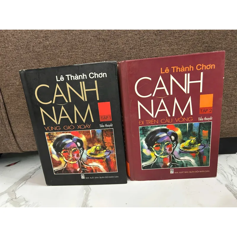 có chữ ký tác giả: Canh Năm (bộ 2 tập) Lê Thành Chơn:Vùng gió xoáy + Đi trên cầu vồng 745817