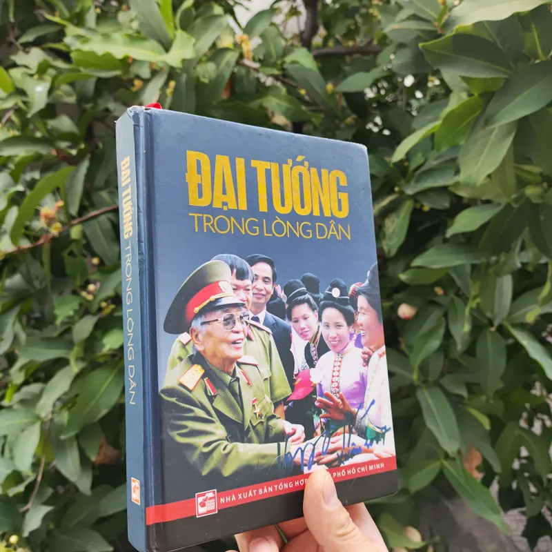 Đại Tướng Trong Lòng Dân - Ấn bản bìa cứng nhà nước đặt hàng 732219