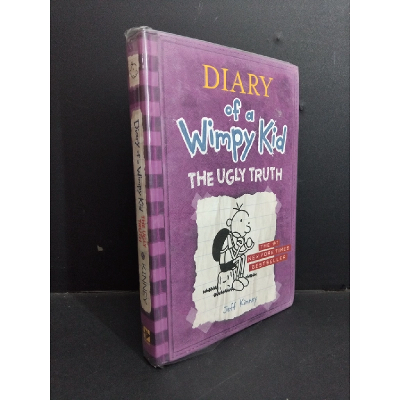 Diary of a wimpy kid 5 The ugly truth (bìa cứng) mới 80% bẩn bìa, ố nhẹ, có chữ viết ở trang đầu HCM1712 Jeff Kinney NGOẠI VĂN 355201