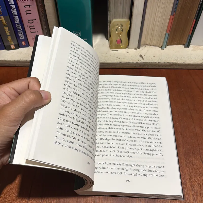 II Tiểu Thuyết: Những Ngã Tư Và Những Cột Đèn - Trần Dần - 2017 907631