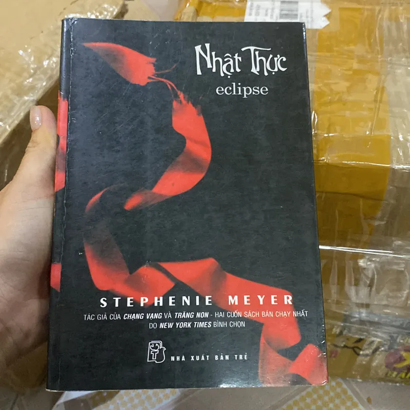Nhật thực Stephenie Meyer 606402