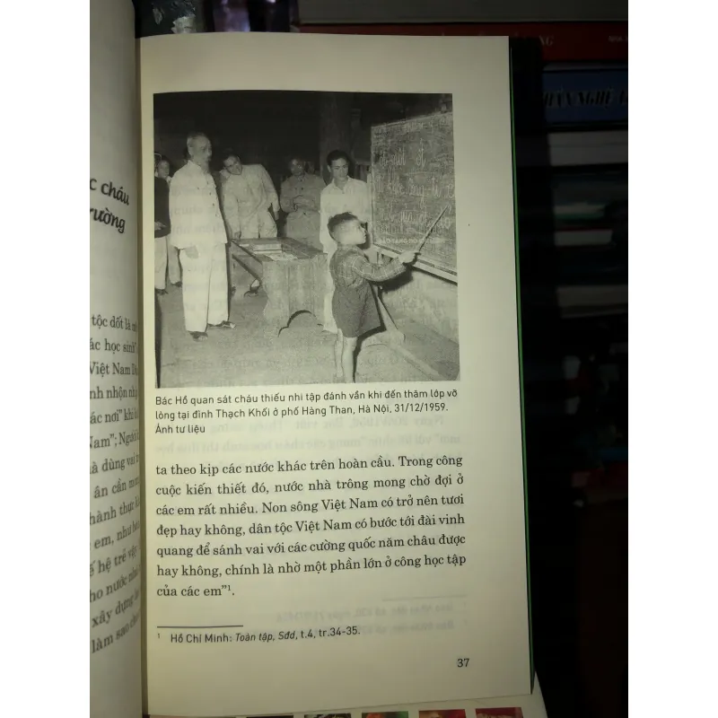 Bác Hồ với thiếu niên nhi đồng - Hà Minh Hồng 777222