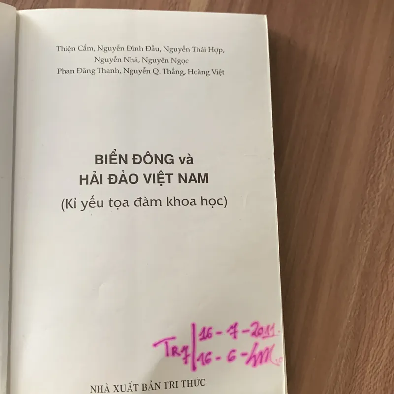 Biển Đông và hải đảo Việt Nam, NXB Tri Thức 674667