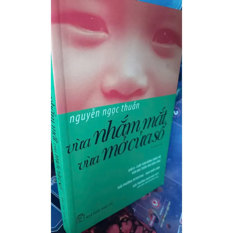 vừa nhắm mắt vừa mở cửa sổ 1019988