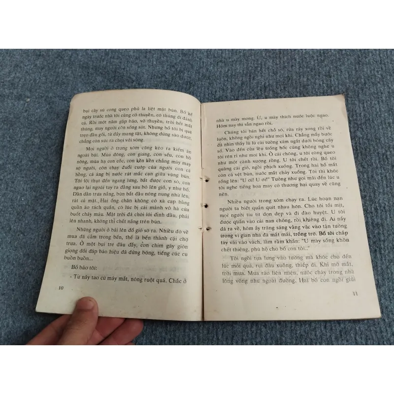 MỘT MÌNH KỂ CHUYỆN - TÔ HOÀI 701878