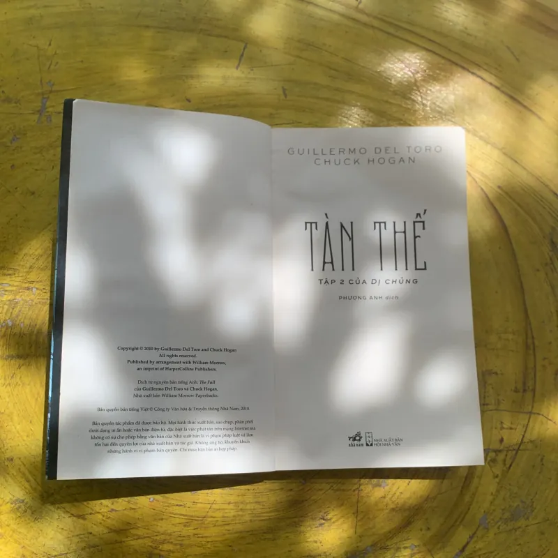 TÀN THẾ - GUILLERMO DEL TORO CHUCK HOGAN 937318