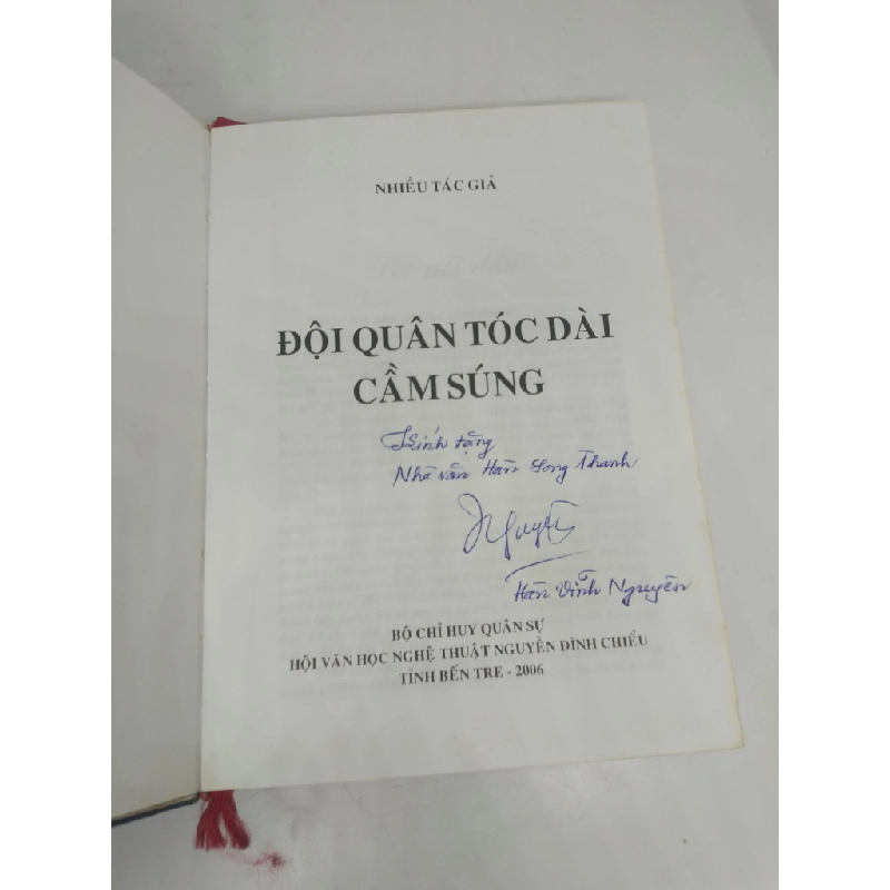 Đội quân tóc dài cầm súng 2006 mới 75% ghi , bẩn HPB.HCM2711 28958