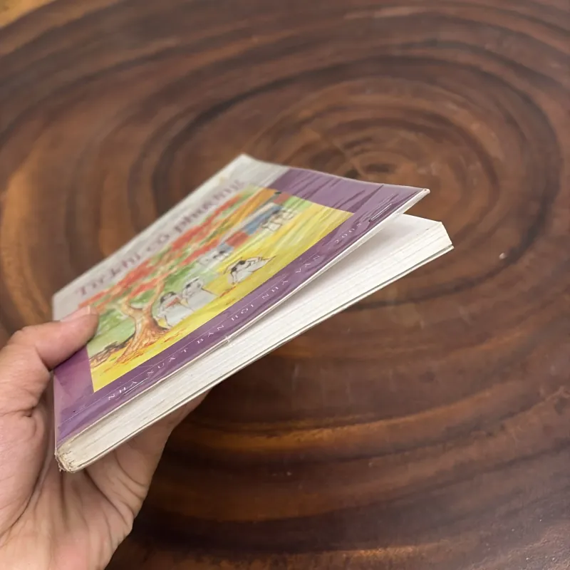 II Văn Học: Từ Khi Có Phượng - Nguyễn Ngọc Hưng - 2005 1001903