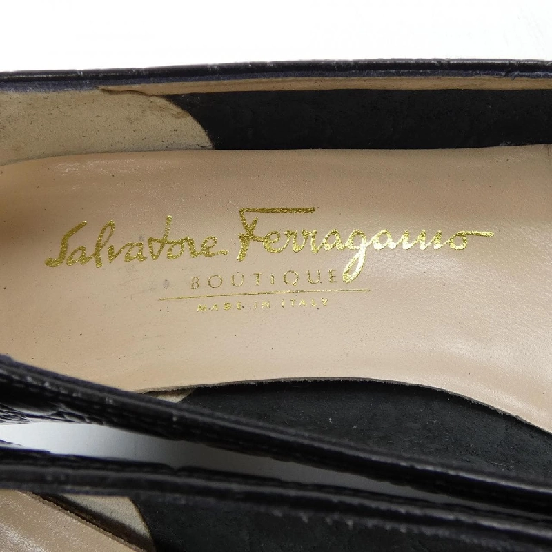 【Cổ điển】Salvatore Ferragamo SALVATORE FERRAGAMO VARA Giày 659573
