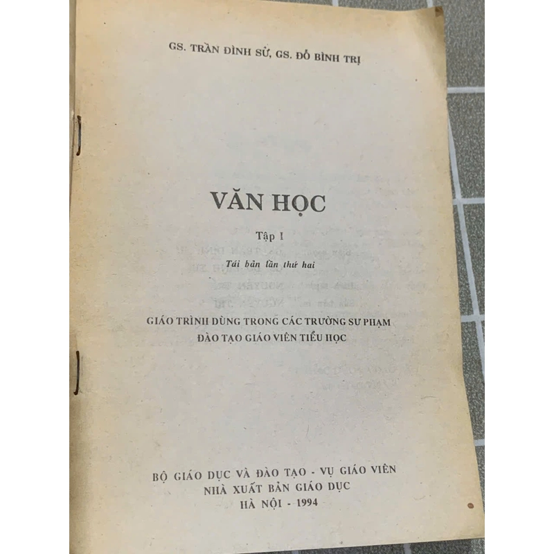 Văn học GIÁO TRÌNH DÙNG TRONG CÁC TRƯỜNG SƯ PHẠM ĐÀO TẠO GIÁO VIÊN TIỂU HỌC 545426