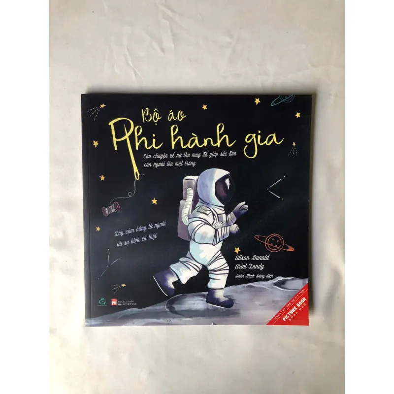 Bộ Áo Phi Hành Gia - Alisan Donald, Ariel Landi 929045