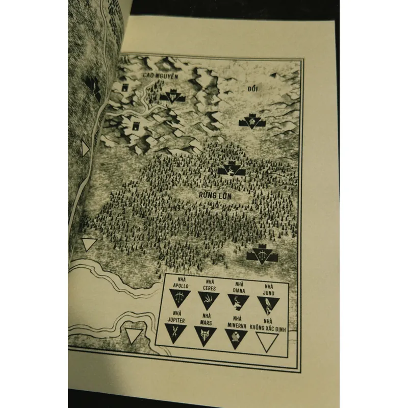 Đỏ trỗi dậy 701943