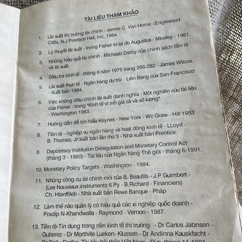 Tiền tệ và ngân hàng- hơn 300 trang  933663