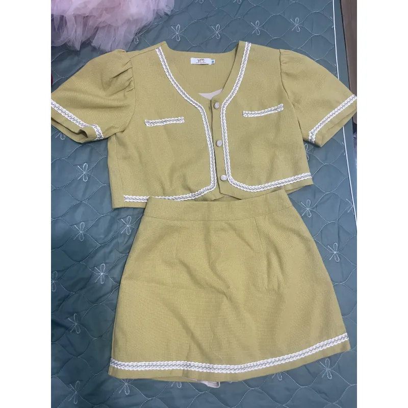 •	Set váy áo vàng cốm viền trắng – đã mặc ít, còn đẹp 	•	 785348