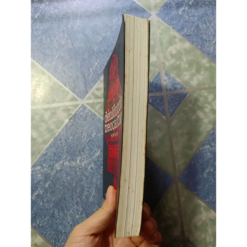 Đèn lồng đỏ treo cao cao - 997365