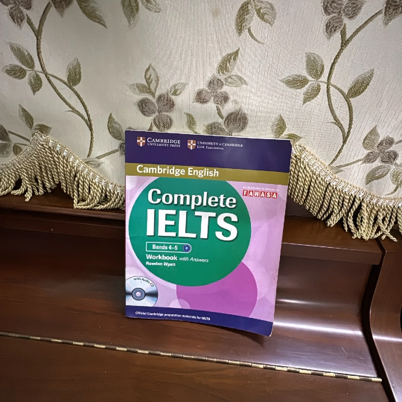 Complete IELTS band 4-5  456152