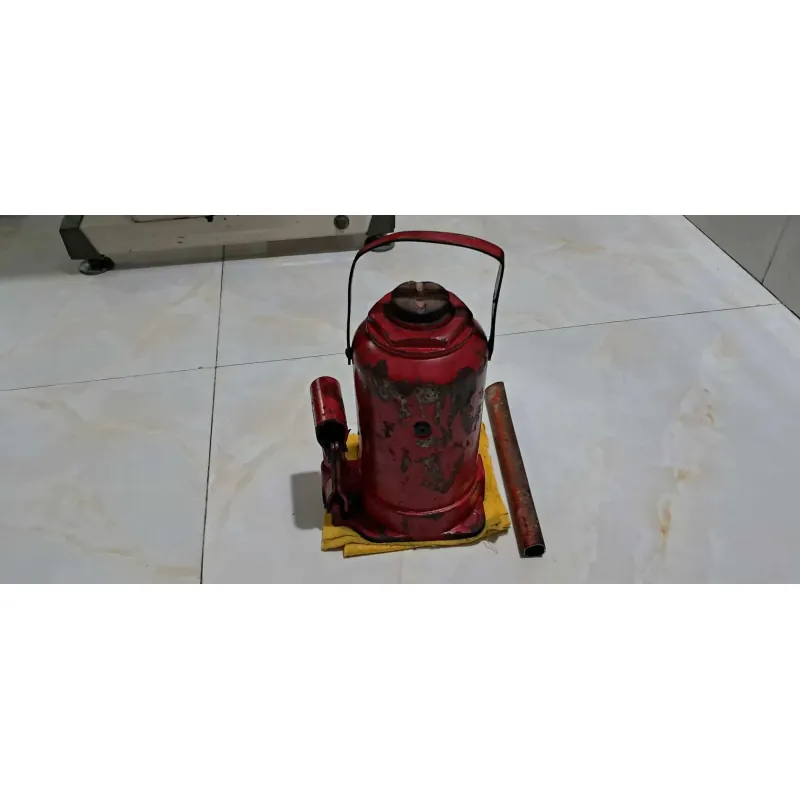 Kích thủy lực 35Ton Nhật bãi (hay còn gọi là con đội thủy lực, kích chai) 796320