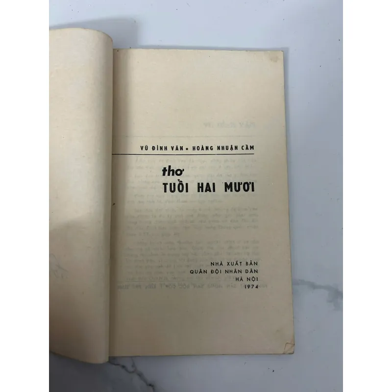 Thơ tuổi hai mươi - Vũ Đình Văn, Hoàng Nhuận Cầm 781111