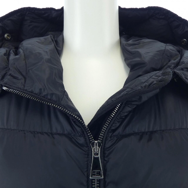 Áo khoác lông vũ MONCLER 636252