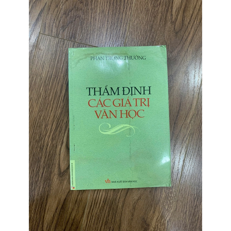 Sách Thẩm định các giá trị văn học 228881