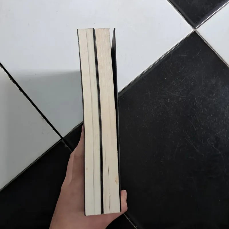 Hồng ngọc , lam ngọc 1023446