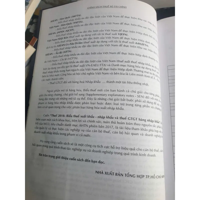 Sách Thuế Tax 2018 - Biểu thuế xuất khẩu, nhập khẩu, thuế GTGT 698094