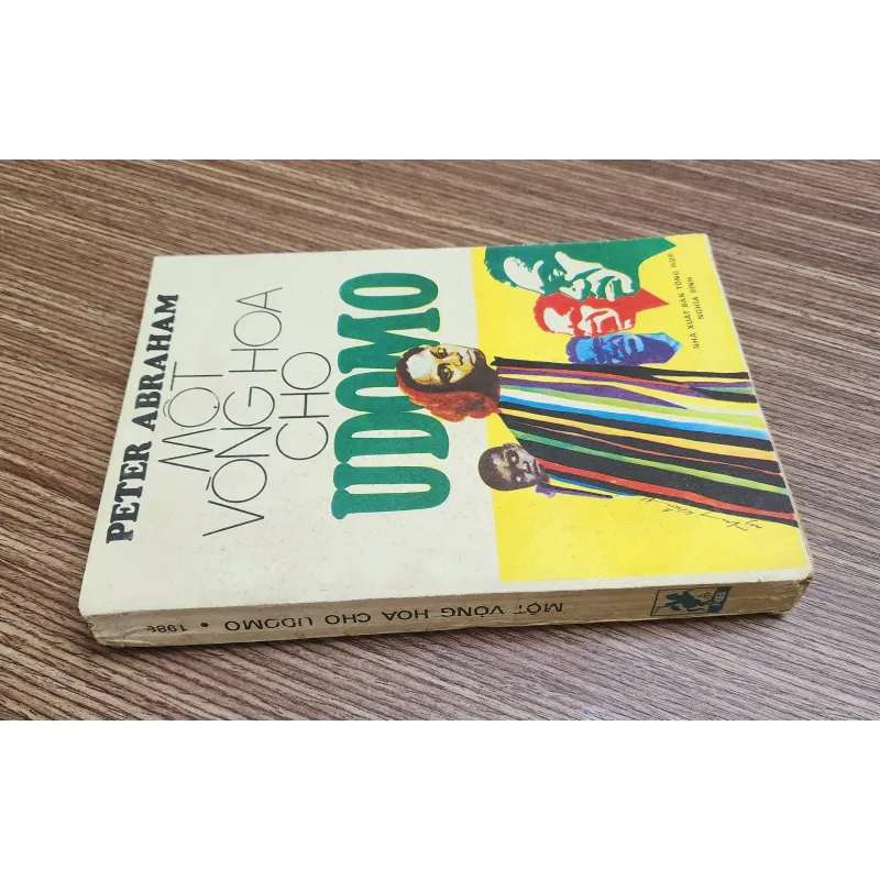 Tiểu thuyết của Peter Abraham: MỘT VÒNG HOA CHO UDOMO 776844