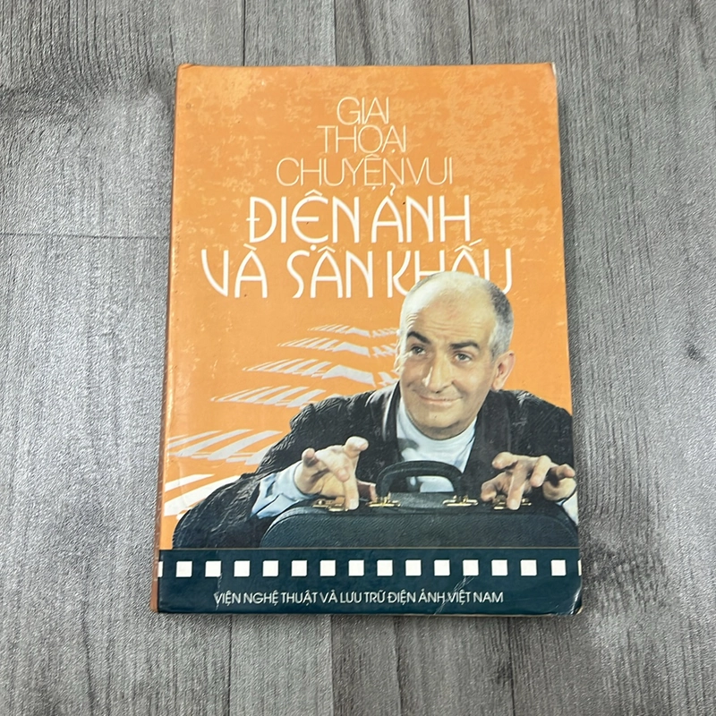 Giai thoại- chuyện vui điện ảnh và sân khấu điện ảnh. 2b1 521741