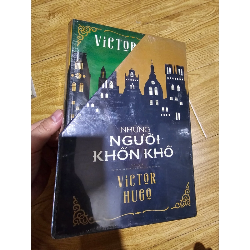 Những người khốn khổ trọn bộ 2q bìa cứng (có kèm box) 302097