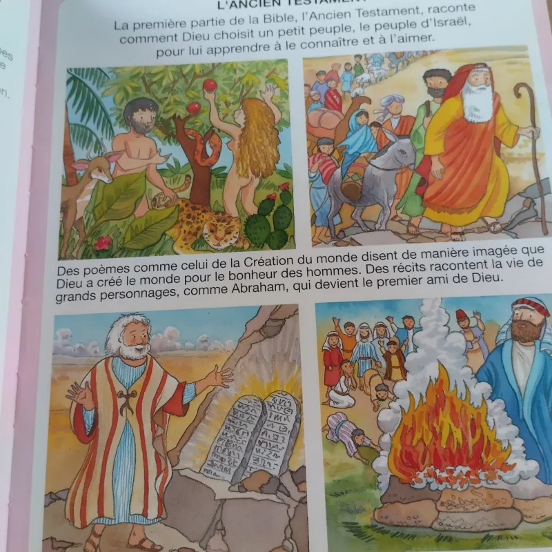 sách có tên là L'imagerie de la Bible của nhà xuất bản Fleurus. 
 1031901