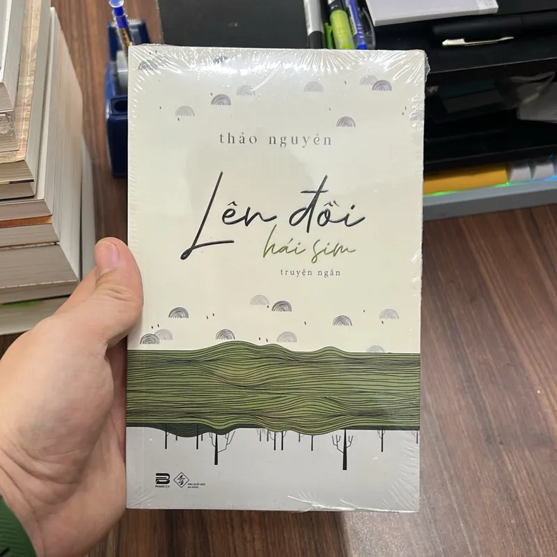 Sách - LÊN ĐỒI HÁI SIM - THẢO NGUYÊN (NGẢ MÀU NGOẠI QUAN) 1066687