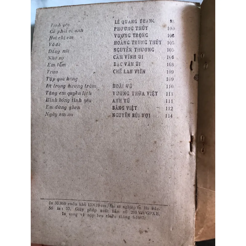 Một trăm bài thơ tình - Hội văn học nghệ thuật Hà Bắc 998040