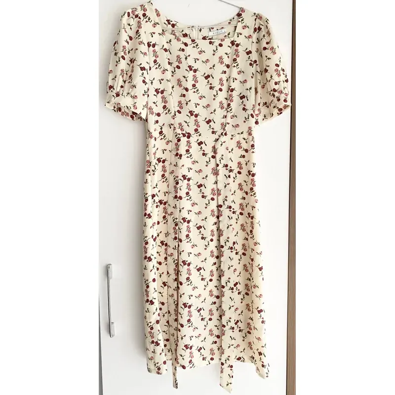 MỚI 99%***VÁY HOA NHÍ SIZE S AHOLIC* DÀI ĐẾN ĐẦU GỐI*CÓ ĐAI THẮT EO* TẶNG QUÀ 0Đ 591550