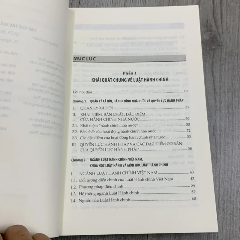Giáo trình luật hành chính việt nam.  747235