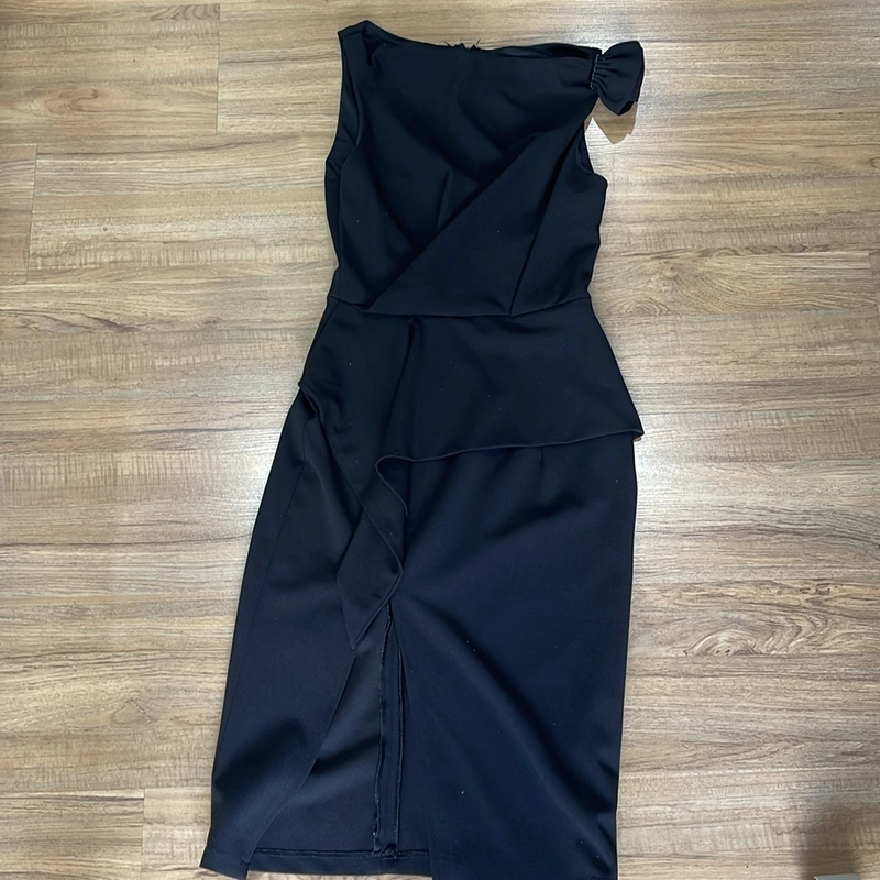 Đầm nữ xẻ trước, che bụng. Tôn dáng, sz S,M 46-49kg màu đen  506095