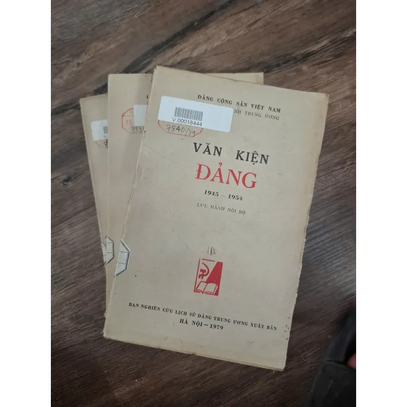 ĐẢNG CỘNG SẢN VIỆT NAM - VĂN KIỆN ĐẢNG 1945 - 1954 (LƯU HÀNH NỘI BỘ) 726354