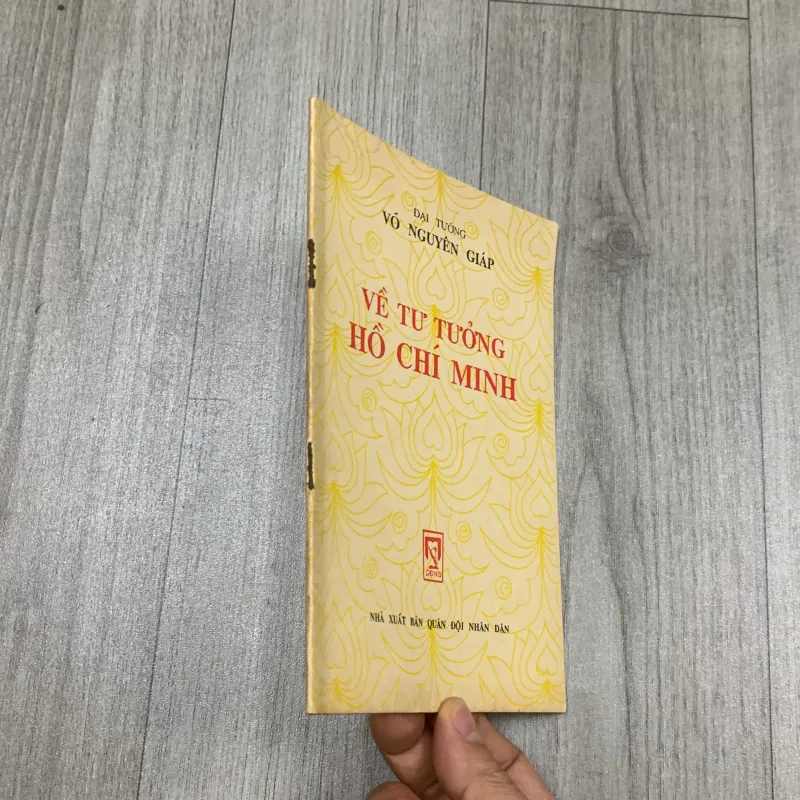 Về tư tưởng hồ chí minh - đại tướng võ nguyên giáp. 10a3 1025768